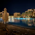 Luxurious Private Getaway In Mangroovy