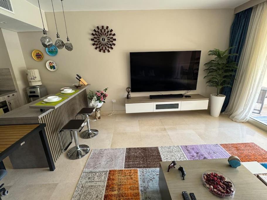Luxurious Private Getaway In Mangroovy Apartament *