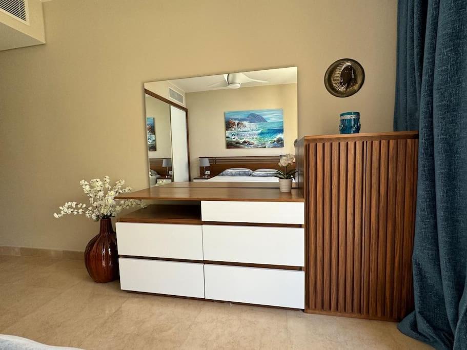 Luxurious Private Getaway In Mangroovy Apartament *