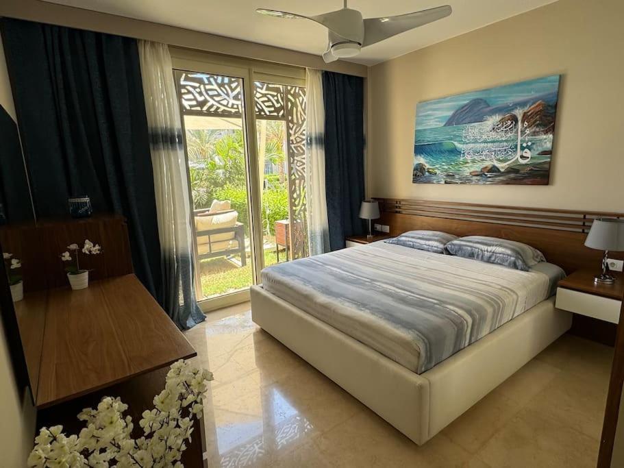 Luxurious Private Getaway In Mangroovy