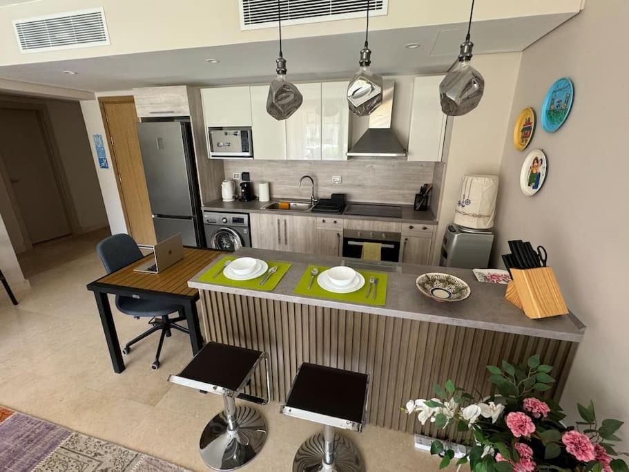 Luxurious Private Getaway In Mangroovy Apartament *